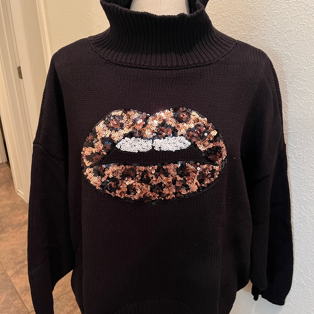Torrid Sweater New With Tags Size 3/4X Lips Turtle Neck